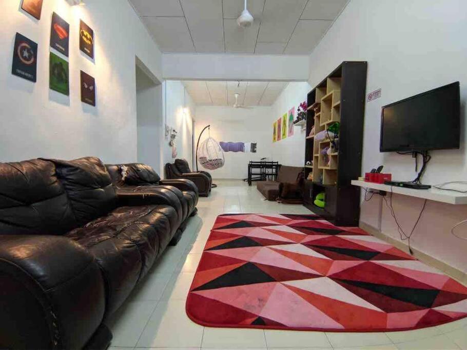 Homestay Delisha Parit Raja Uthm Bagian luar foto