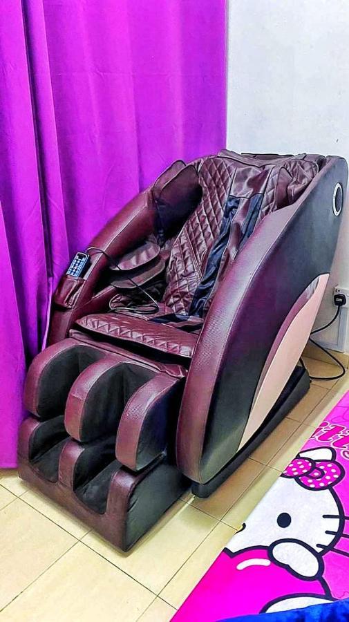 Homestay Delisha Parit Raja Uthm Bagian luar foto